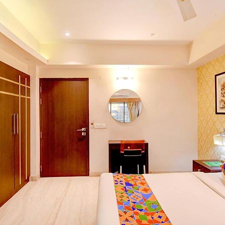 Hotel Radiant Kolkata Bagian luar foto