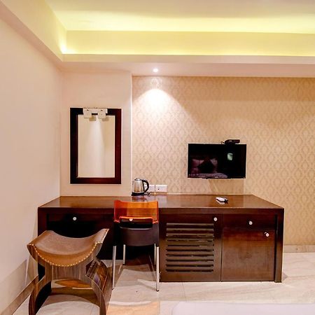 Hotel Radiant Kolkata Bagian luar foto