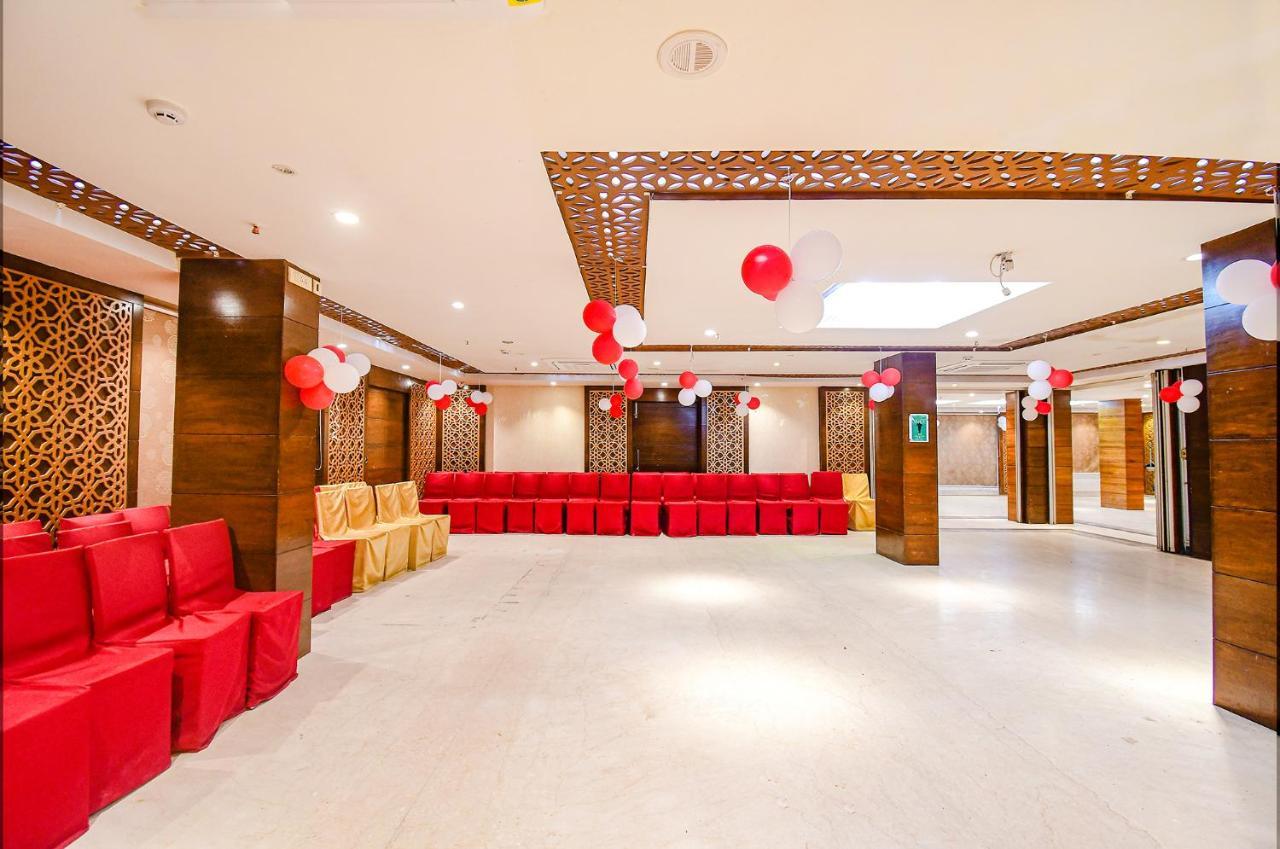 Hotel Radiant Kolkata Bagian luar foto