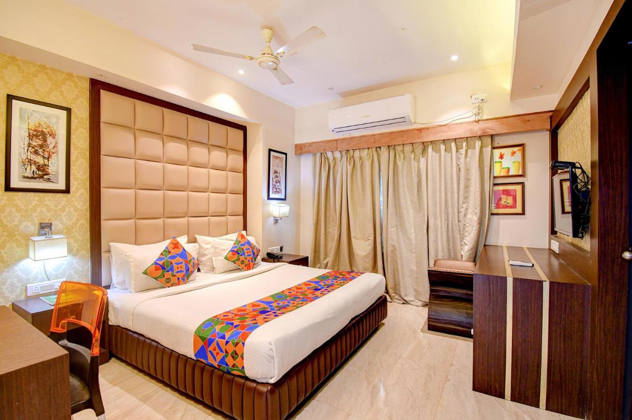 Hotel Radiant Kolkata Bagian luar foto