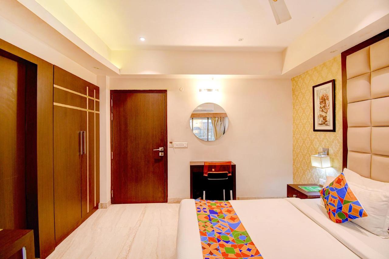 Hotel Radiant Kolkata Bagian luar foto