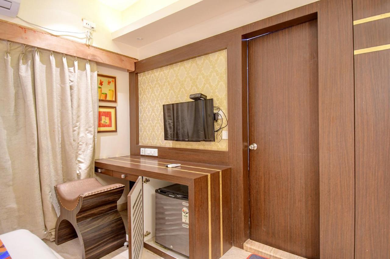 Hotel Radiant Kolkata Bagian luar foto